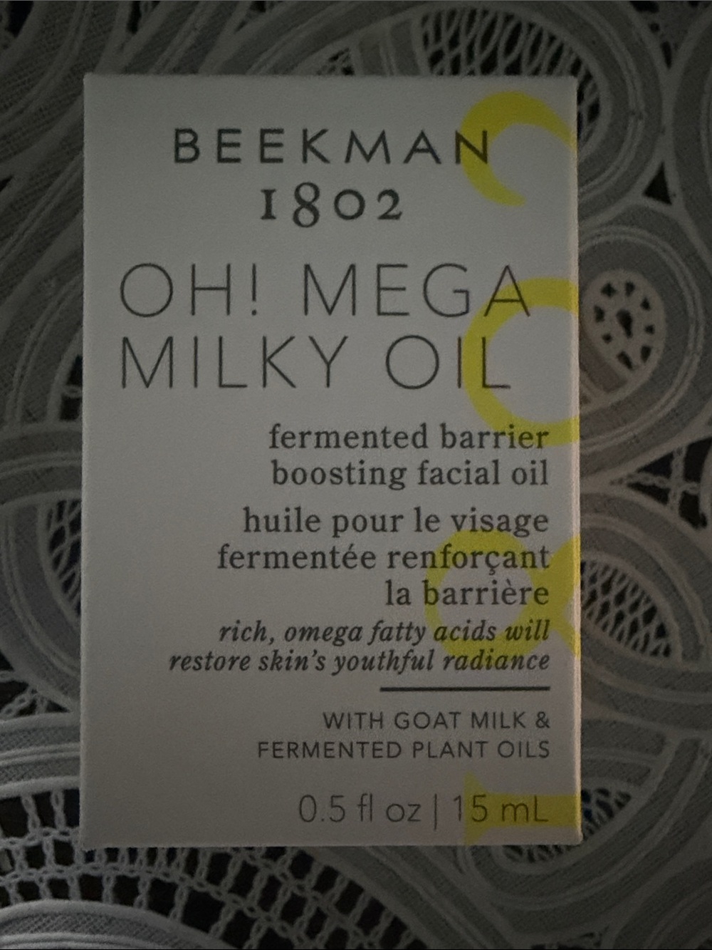 Beekman 1802 Oh! Mega Milky Oil - White and Yellow